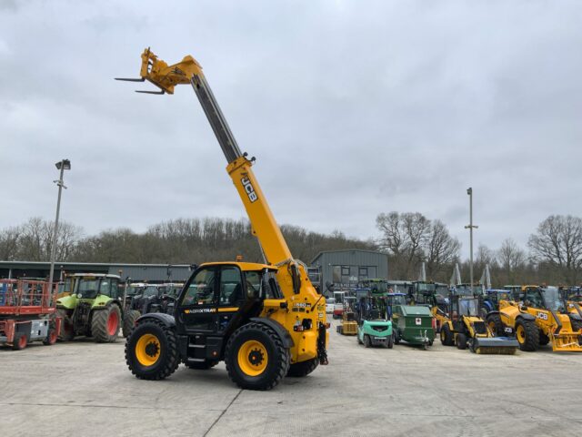 JCB 560-80 Agri Super Telehandler (ST22352)