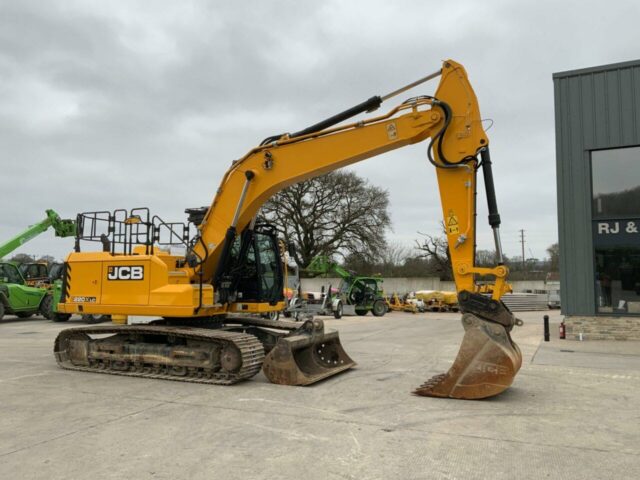 JCB 220X LC Digger (ST21870)