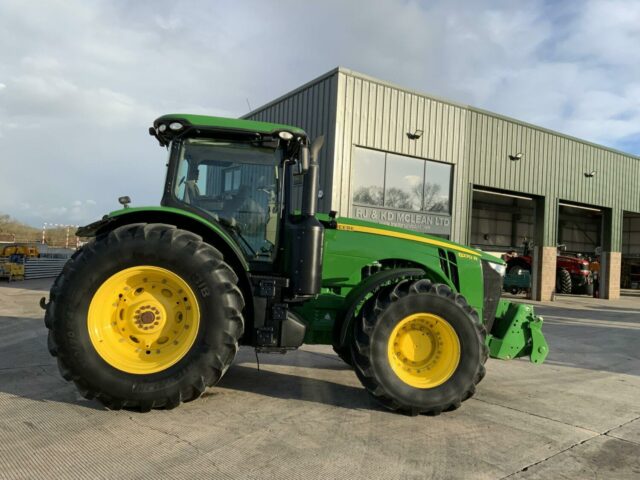 John Deere 8270R Tractor (ST21773)