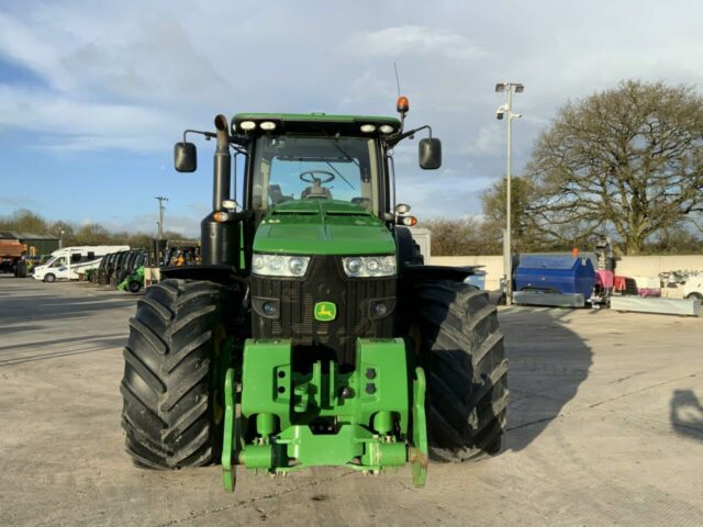 John Deere 8270R Tractor (ST21773)