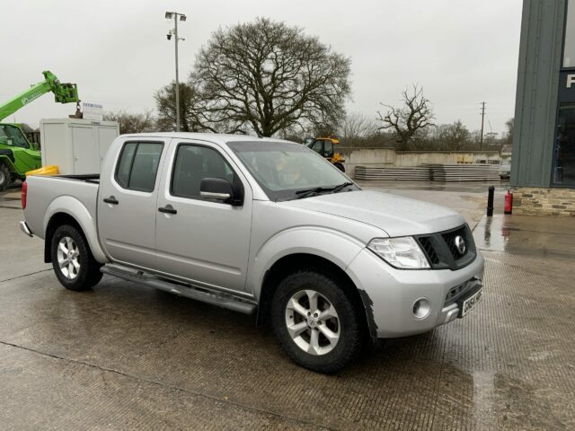 Nissan Navara Double Cab Pick Up (ST22210)