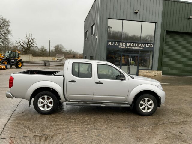 Nissan Navara Double Cab Pick Up (ST22210)