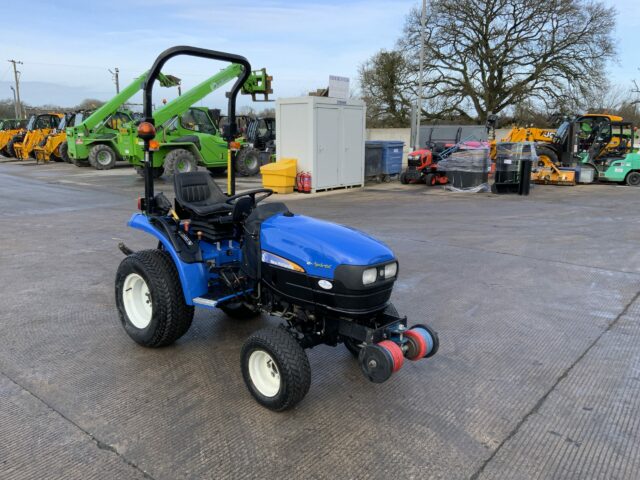 New Holland TC21D Compact Tractor (ST22155)