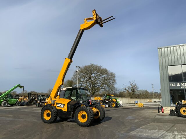 JCB 531-70 Agri Super Telehandler (ST22061)