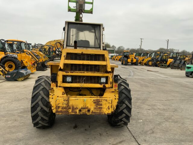 JCB 412 Farm Master Turbo Wheeled Loading Shovel (ST22182)