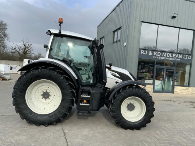 Valtra N154 Active Tractor (ST22245)