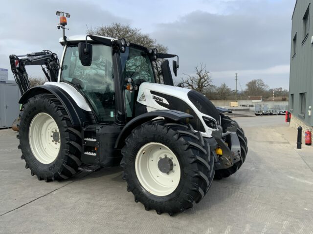 Valtra N154 Active Tractor (ST22245)