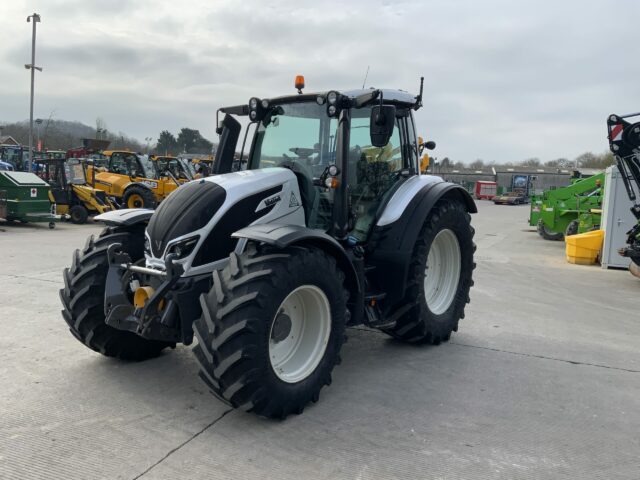 Valtra N154 Active Tractor (ST22245)