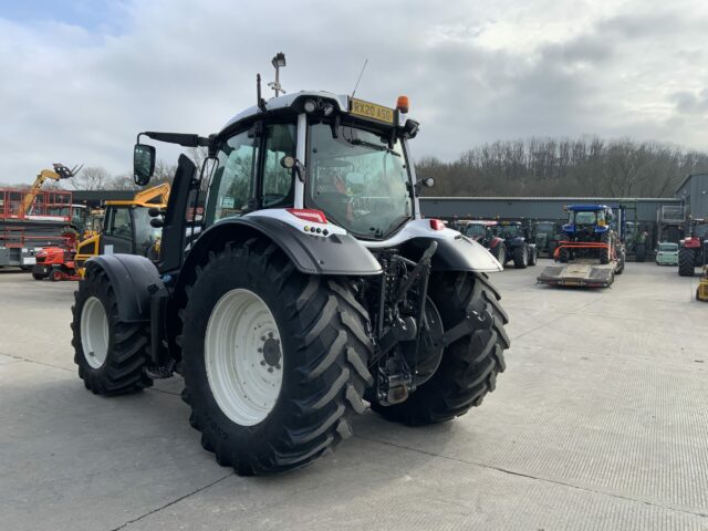 Valtra N154 Active Tractor (ST22245)