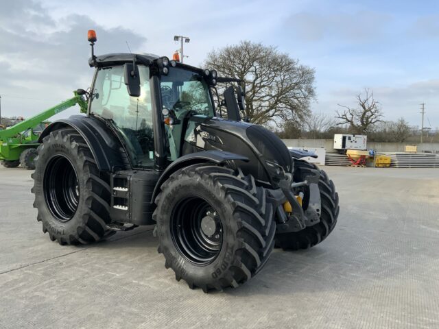 Valtra N174 Direct Tractor (ST22409)