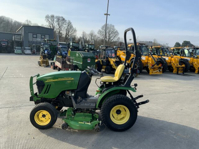 John Deere 2320 Compact Mower (ST21450)