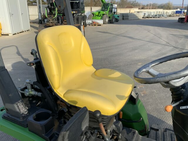 John Deere 2320 Compact Mower (ST21450)