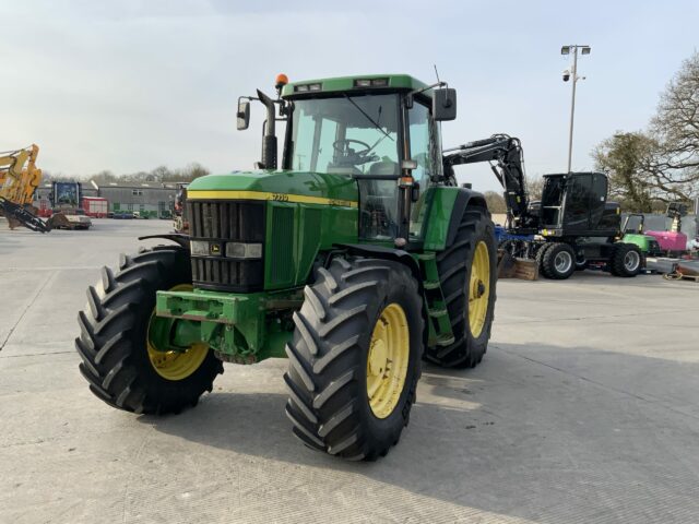 John Deere 7710 Tractor (ST20617)