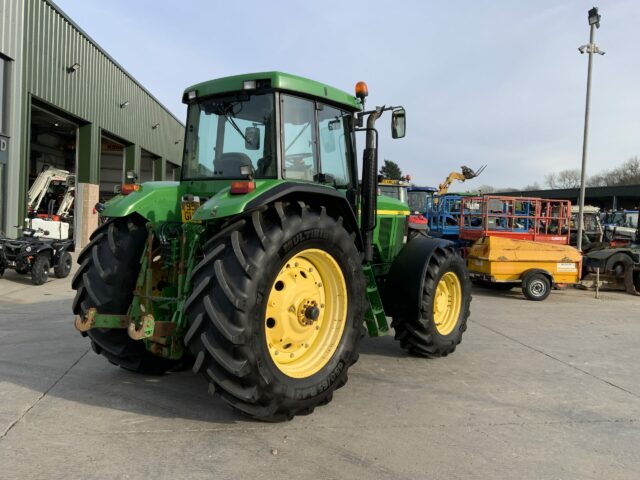 John Deere 7710 Tractor (ST20617)