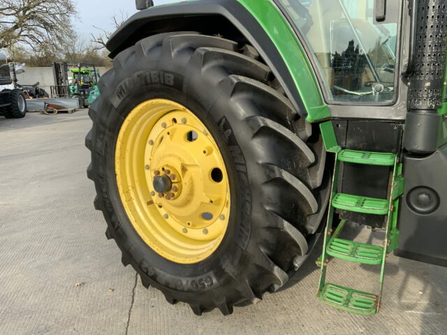 John Deere 7710 Tractor (ST20617)