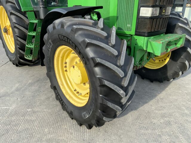 John Deere 7710 Tractor (ST20617)