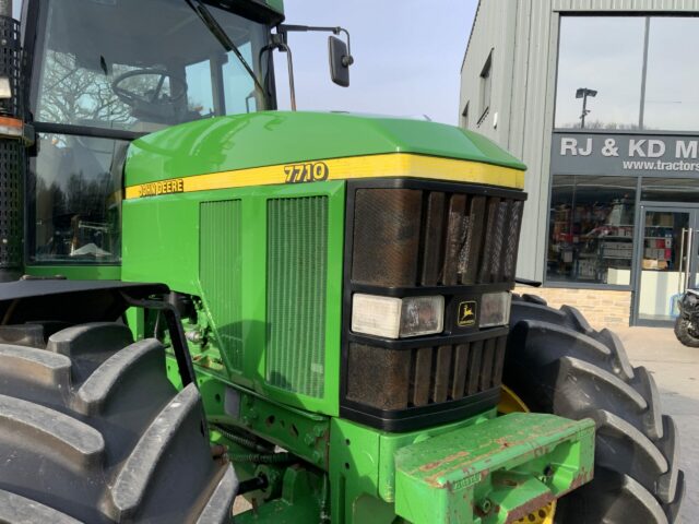 John Deere 7710 Tractor (ST20617)