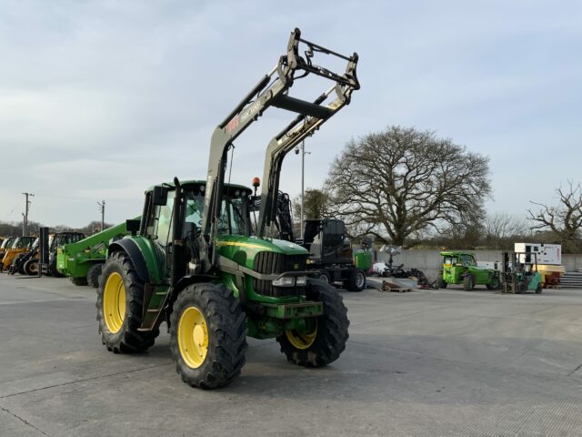 John Deere 6820 Tractor (ST21820)