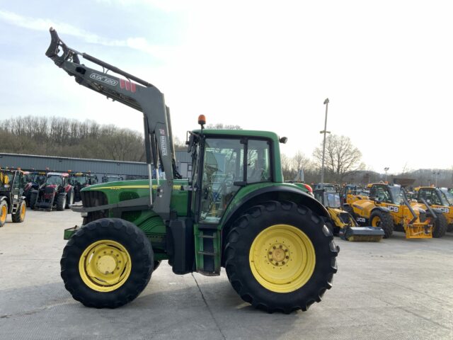 John Deere 6820 Tractor (ST21820)