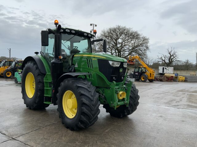 John Deere 6215R Tractor (ST22423)