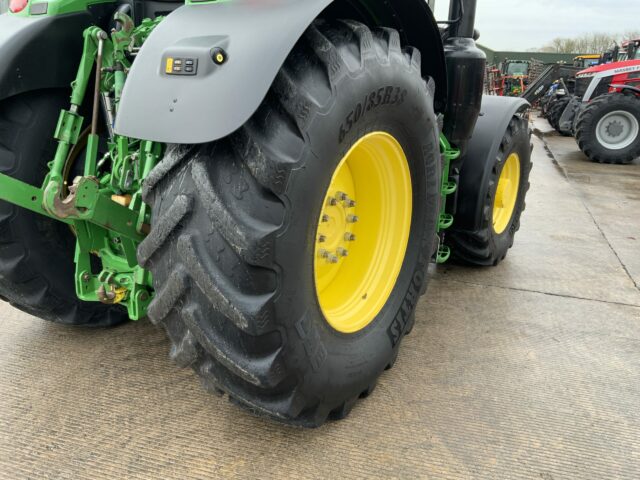 John Deere 6215R Tractor (ST22423)