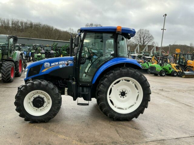 New Holland TD5.95 Tractor (ST21797)