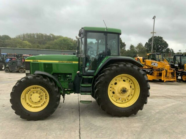 John Deere 7710 Tractor (ST20617)