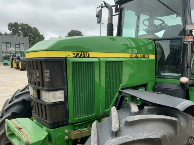 John Deere 7710 Tractor (ST20617)