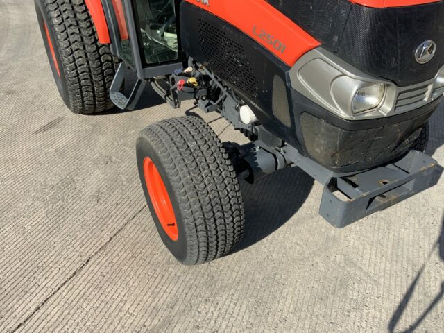 Kubota L2501 Compact Tractor (ST21204)