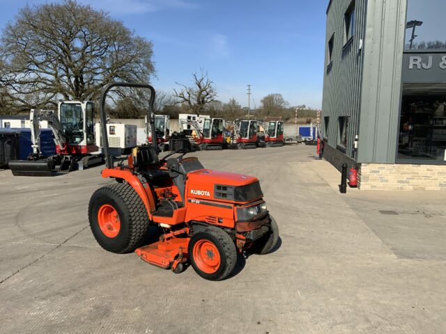 Kubota ST30 Compact Tractor (ST22507)