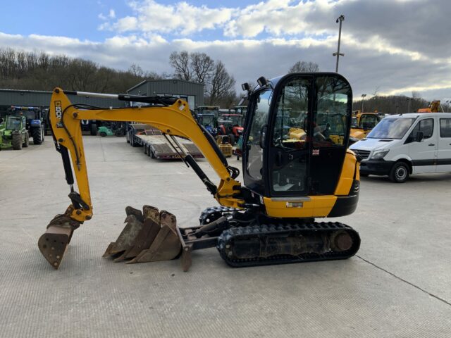 JCB 8026 CTS Digger (ST22337)