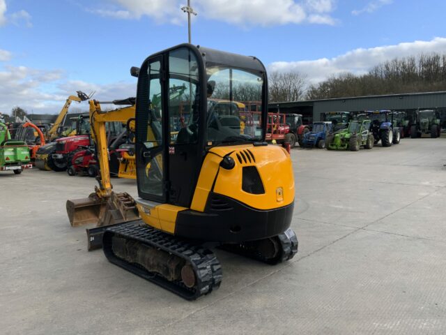 JCB 8026 CTS Digger (ST22337)