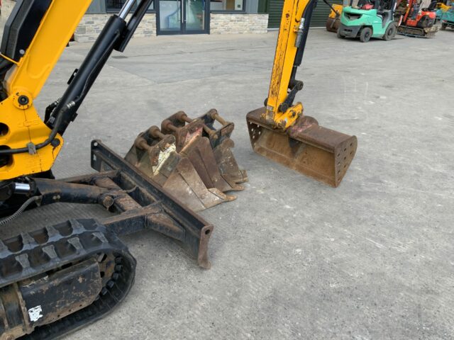 JCB 8026 CTS Digger (ST22337)