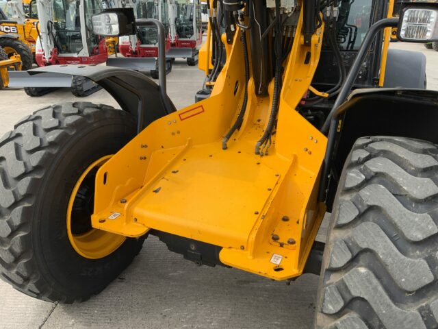 JCB TM420 Pivot Steer (ST22539)