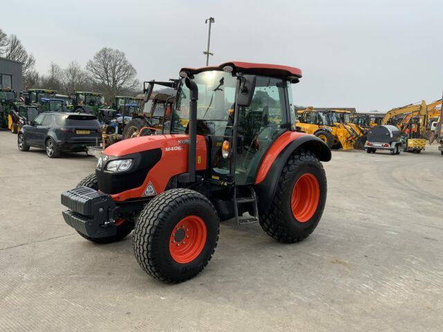 Kubota M4062 Hydraulic Shuttle tractor (ST22271)