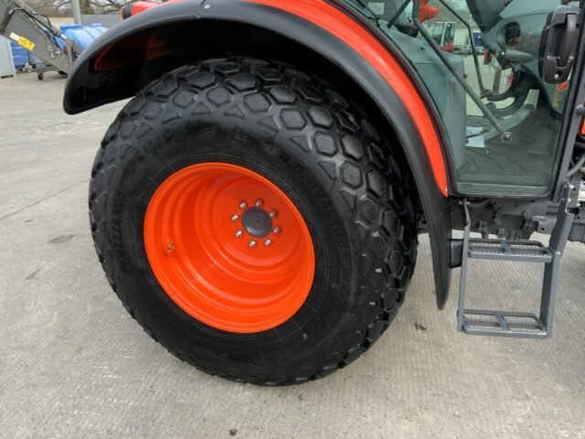 Kubota M4062 Hydraulic Shuttle tractor (ST22271)