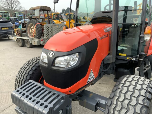 Kubota M4062 Hydraulic Shuttle tractor (ST22271)