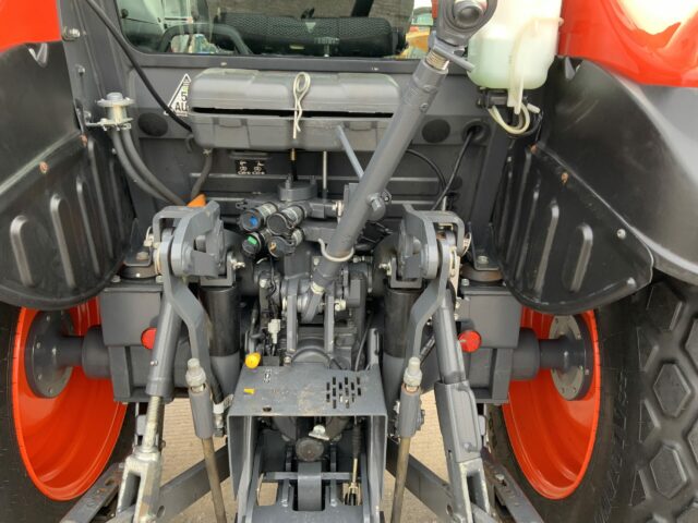 Kubota M4062 Hydraulic Shuttle tractor (ST22271)