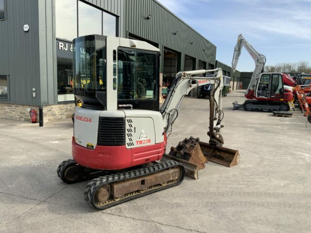 Takeuchi TB23R Digger (ST22406)