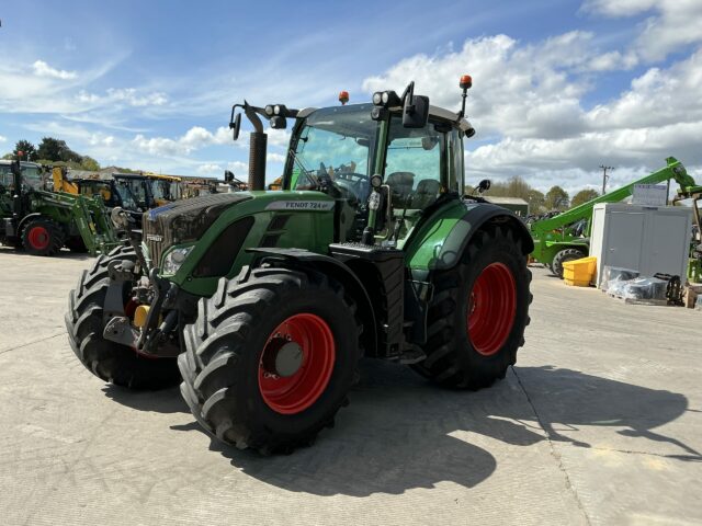 Fendt 724 Profi Plus Tractor (ST23092)
